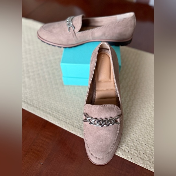 Kelly & Katie Bexley Loafer Sz 8 NWOT Taupe - Picture 2 of 7